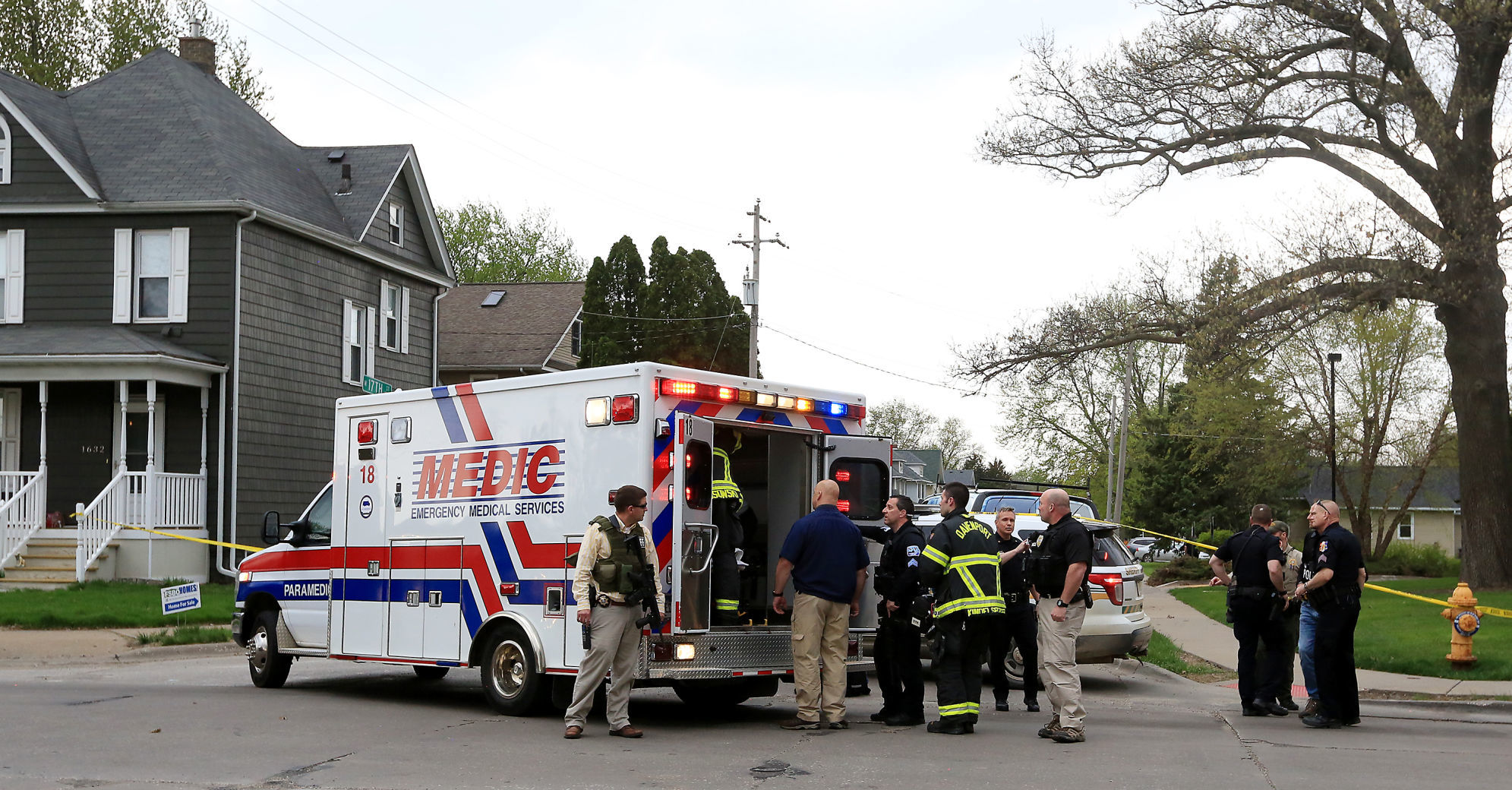 042519-qct-officer-shot-005